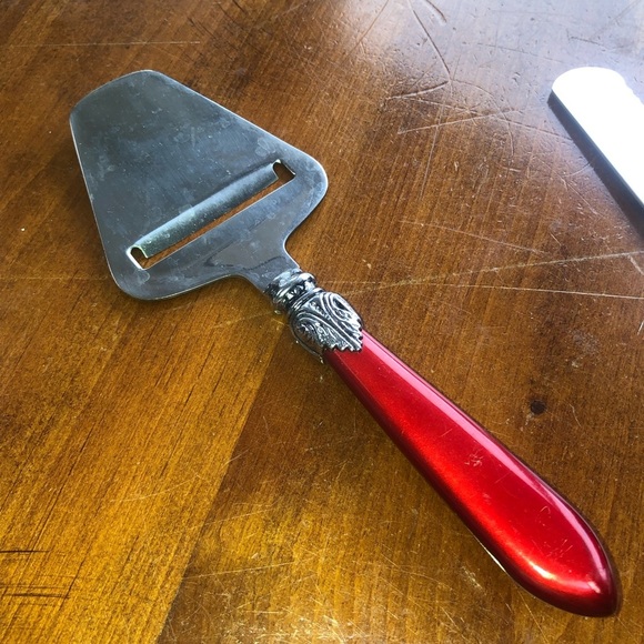 Elegant Red Cheese Slicer and knife, elegant addition to your party supplies - Picture 3 of 8